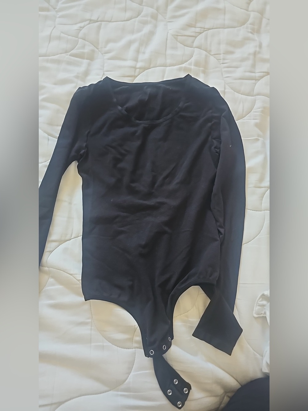 Yummie Black Long Sleeve Bodysuit Women’s Size Small Stretch Snap Closure
